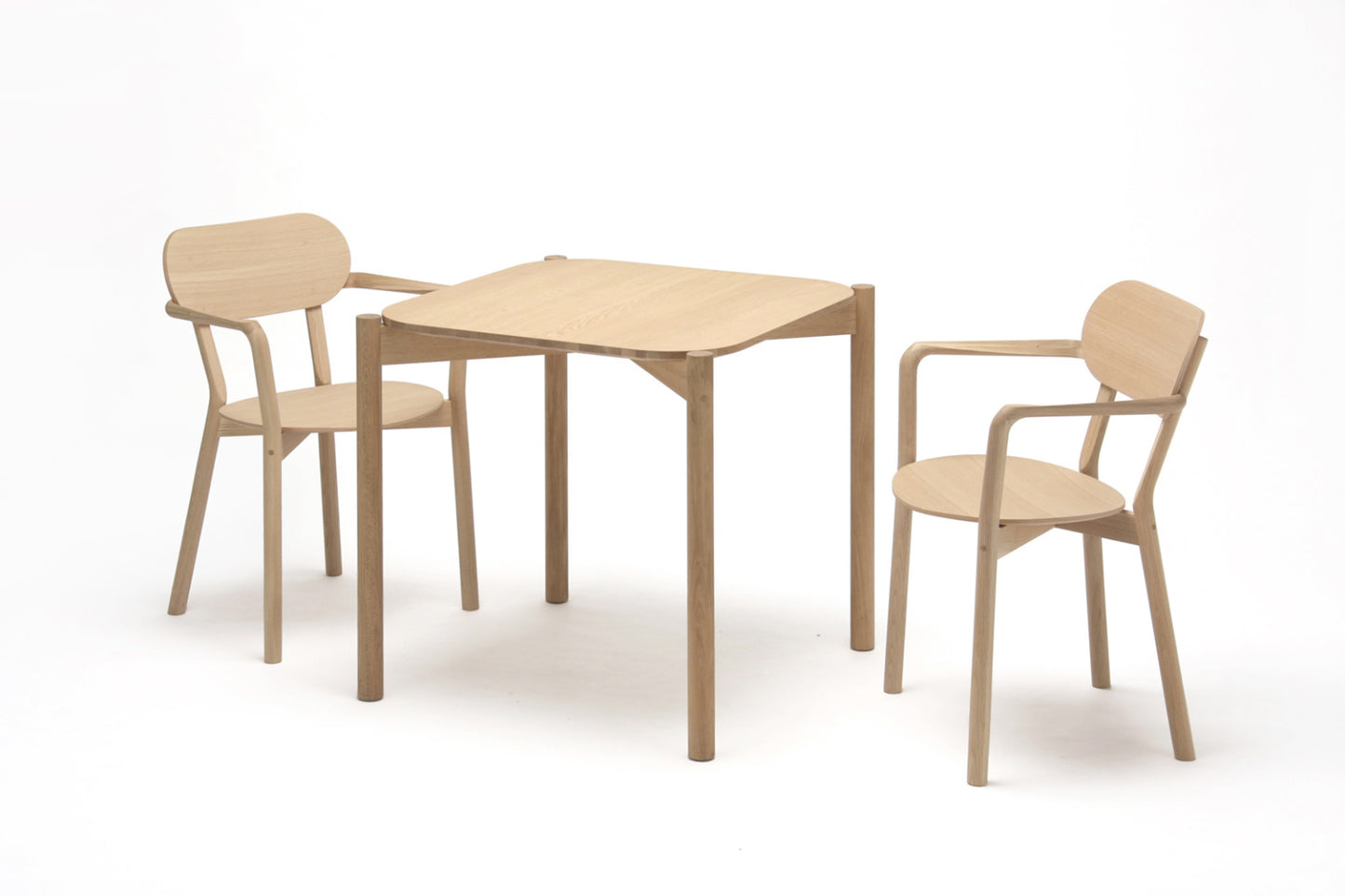 キャストールアームチェアプラス